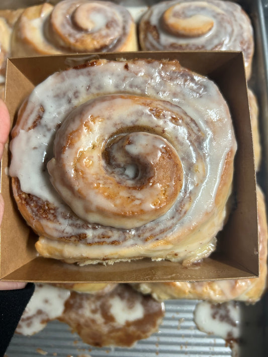 Banana Bread Cinnamon Rolls (4 ct)